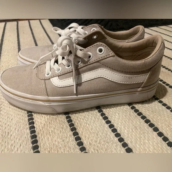 Vans Women’s Size 8 - Picture 2 of 4